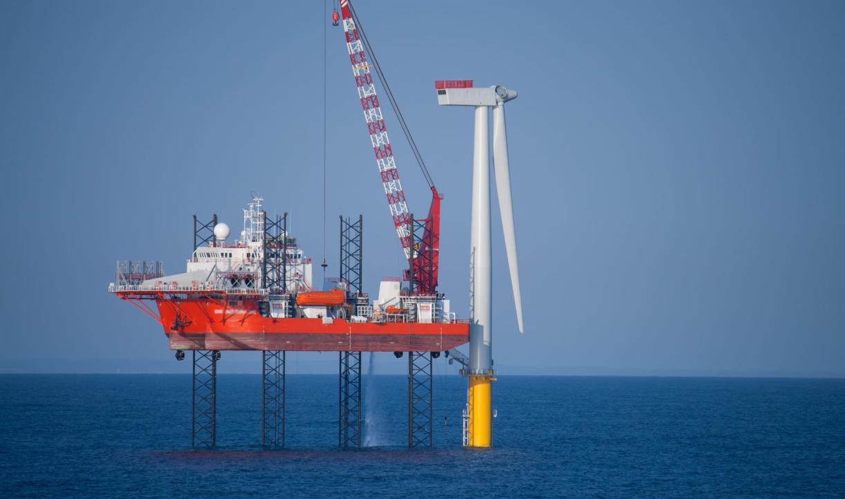 11+ Windfarm Installation Vessels