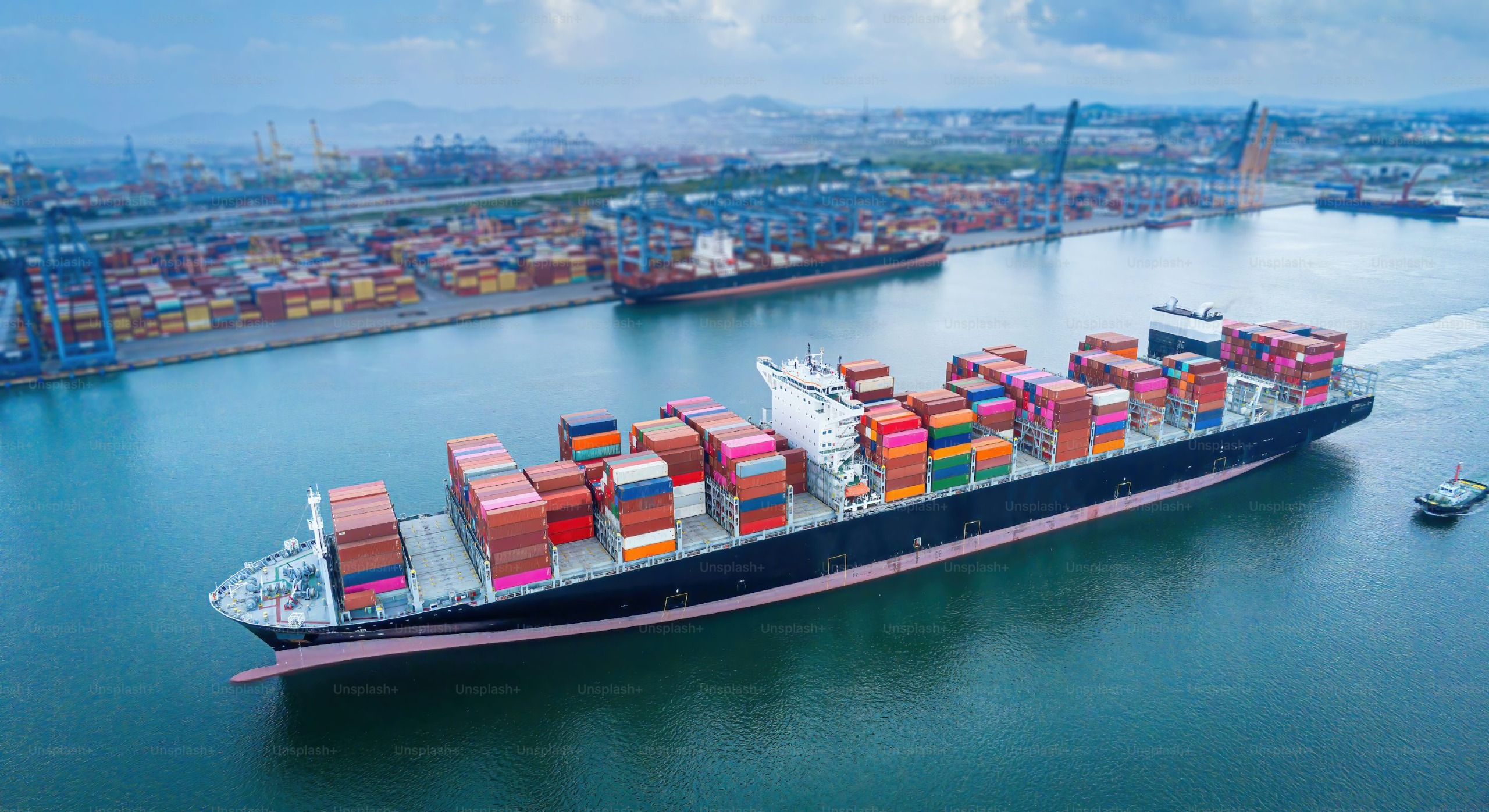 Container:- 120+ Vessel