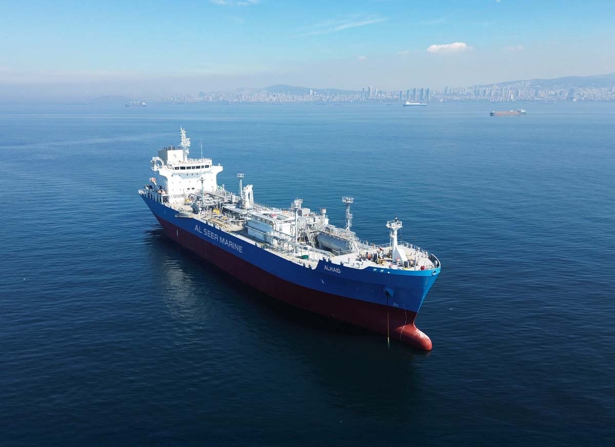 Oil/Chem Tanker
