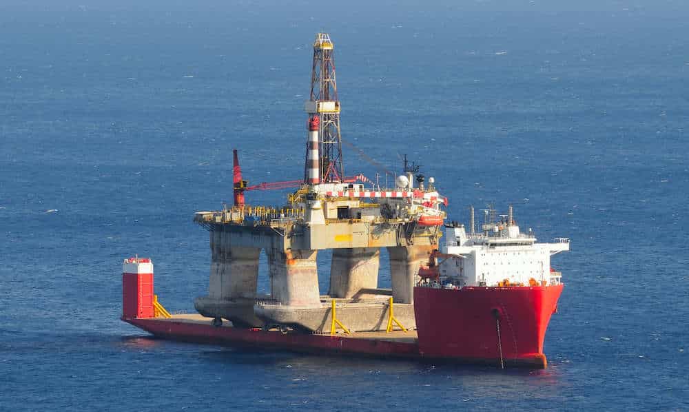 Heavy lift vessel